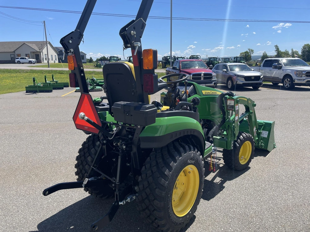 2026 John Deere 2025r alt