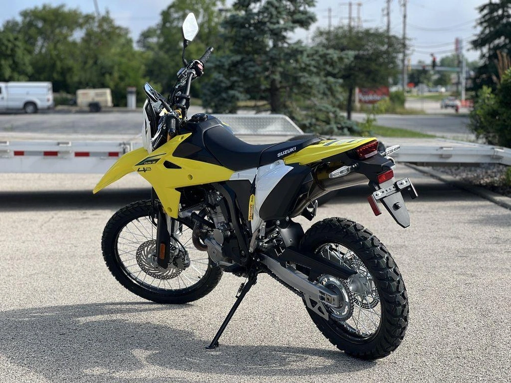 2025 Suzuki Dr-z4s alt