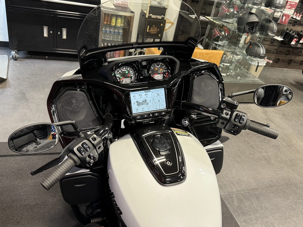 2026 Indian Motorcycle Pursuit Dark Horse 112 alt