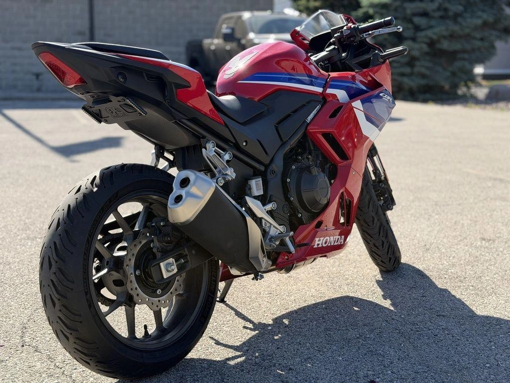 2025 Honda Cbr500r alt