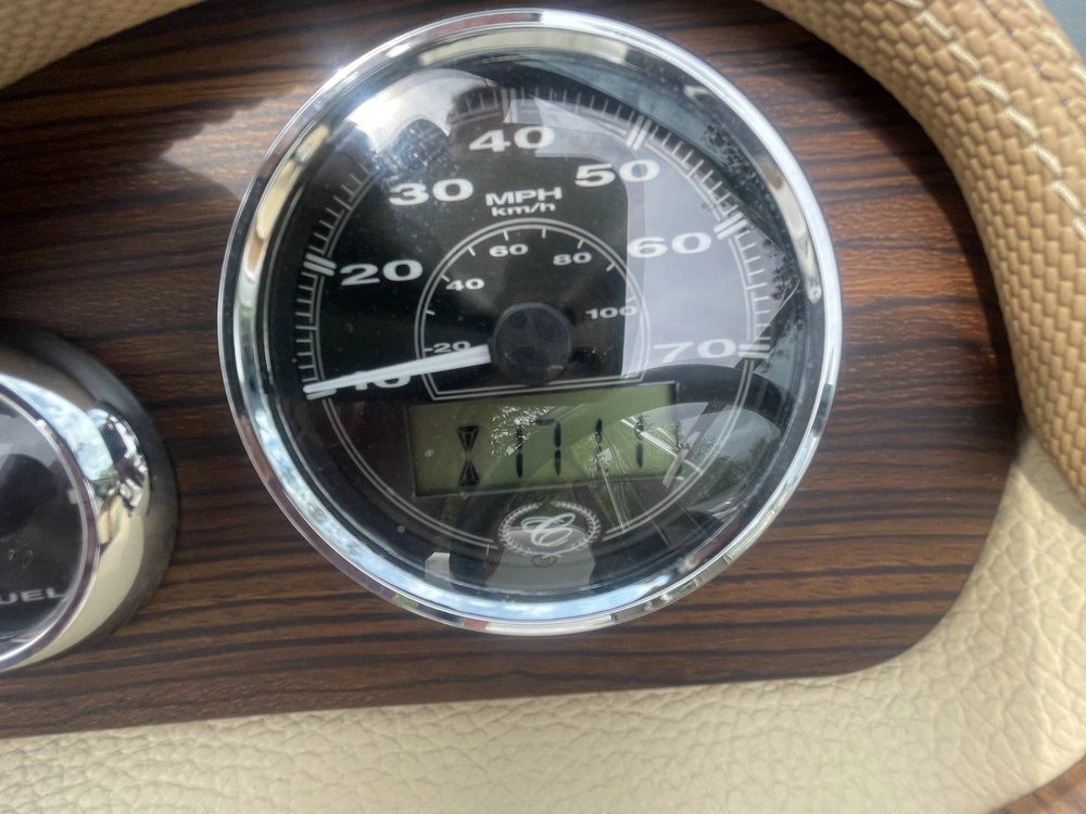 2015 Cobalt Boats 220s alt
