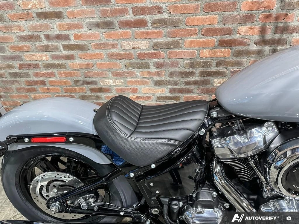 2026 Harley-davidson Street Bob alt