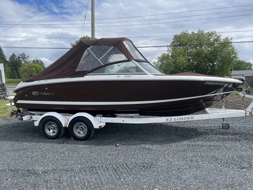 2015 Cobalt Boats 220s alt