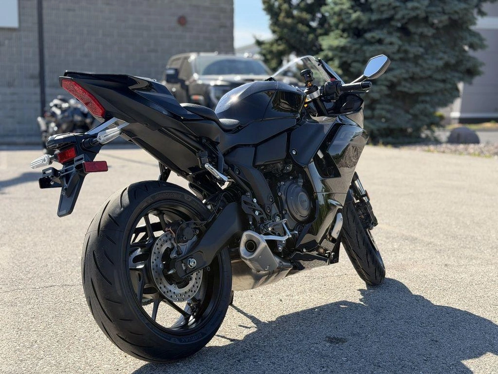 2026 Yamaha Yzf-r7 alt