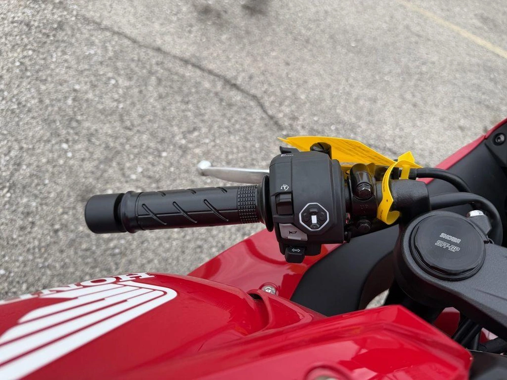 2026 Honda Cbr650r E-clutch alt