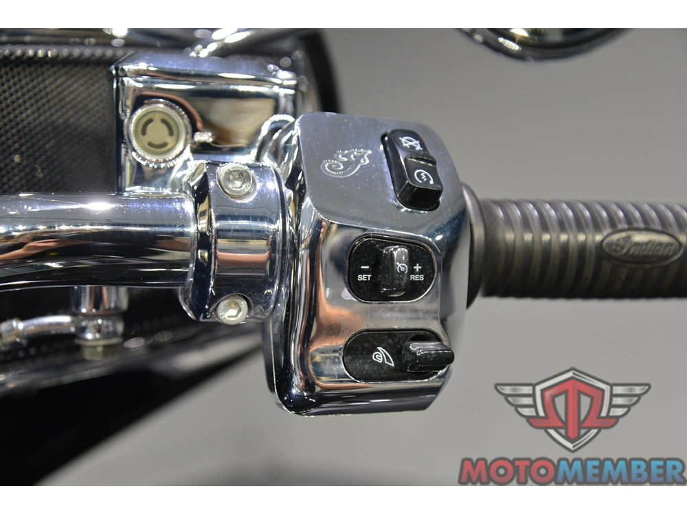 2019 Indian Motorcycle Roadmaster alt