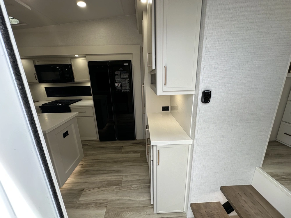 2027 Brinkley Rv Z3100 alt
