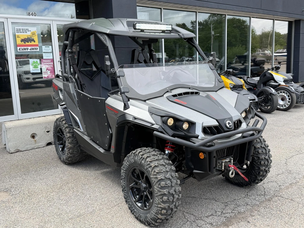2017 Brp Commander Xt 800r (ca) alt