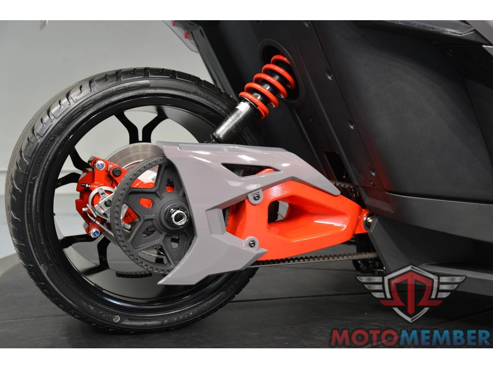 2026 Slingshot R Autodrive alt