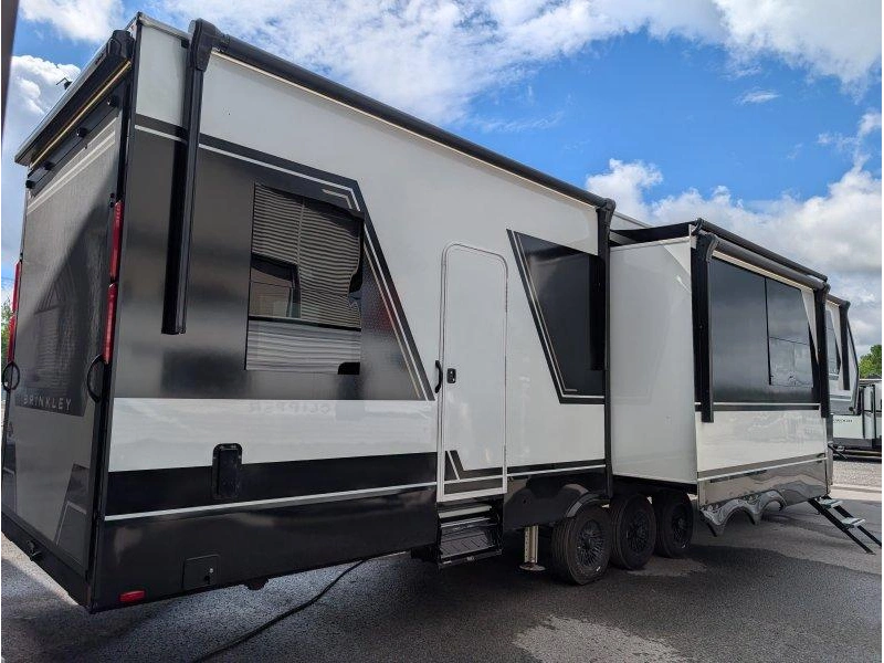 Brinkley Model G G3950 2025 alt