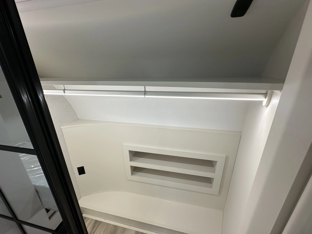 2027 Brinkley Rv Z3100 alt