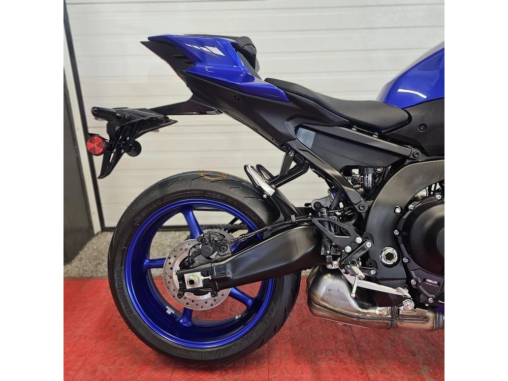 2026 Yamaha Yzf R9 alt