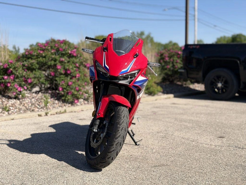 2025 Honda Cbr500r alt