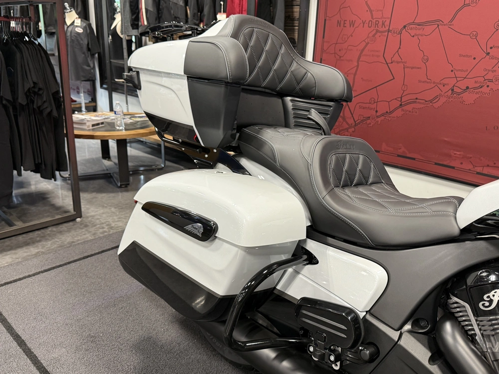 2026 Indian Motorcycle Pursuit Dark Horse 112 alt