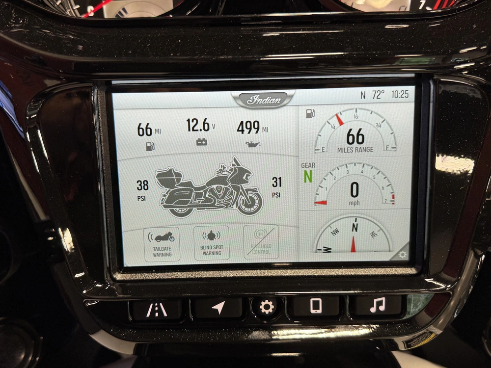2026 Indian Motorcycle Pursuit Dark Horse 112 alt