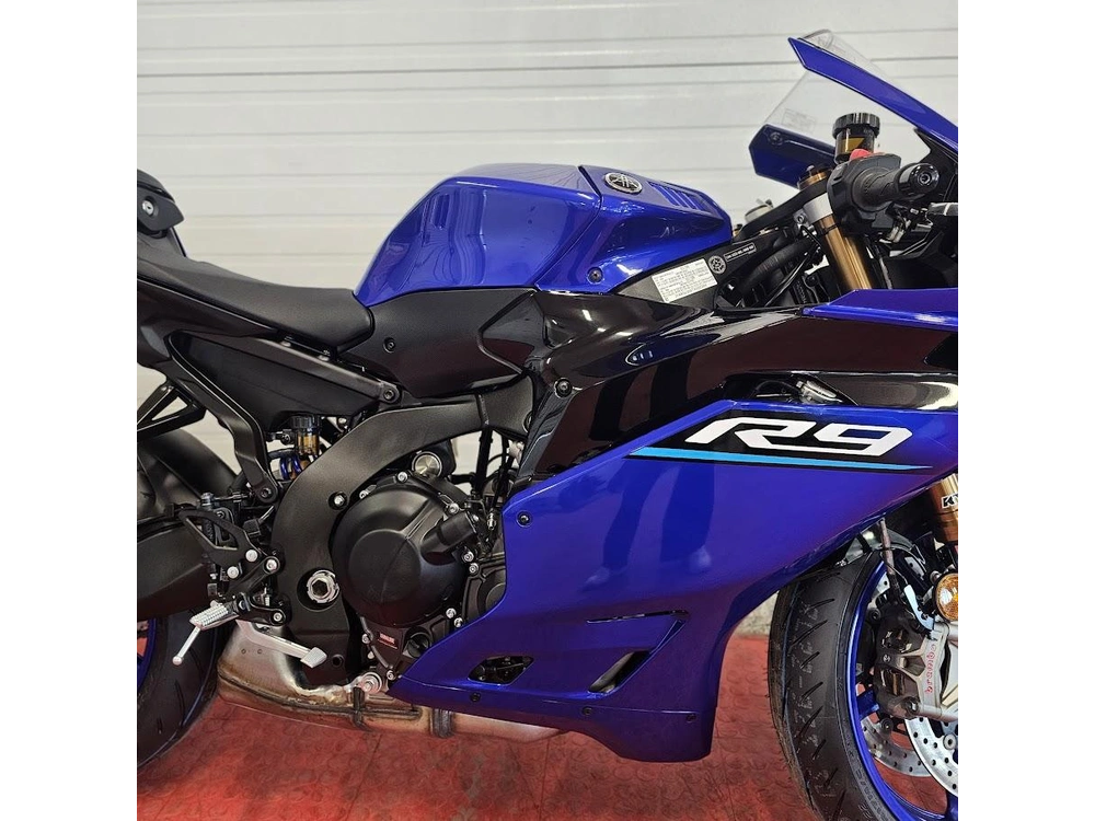 2026 Yamaha Yzf R9 alt