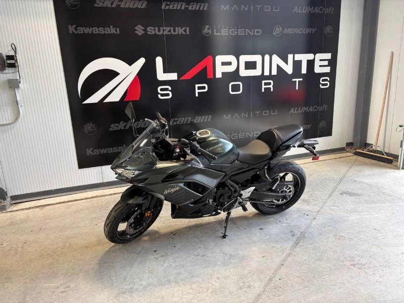 Kawasaki Ninja 650 2025 alt