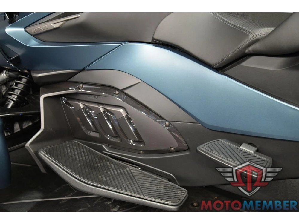 2026 Can-am Spyder Rt alt