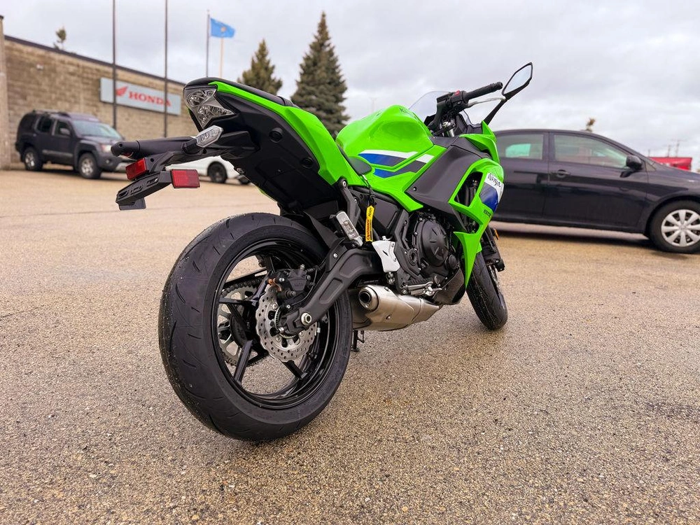 2026 Kawasaki Ninja® 650 Abs alt