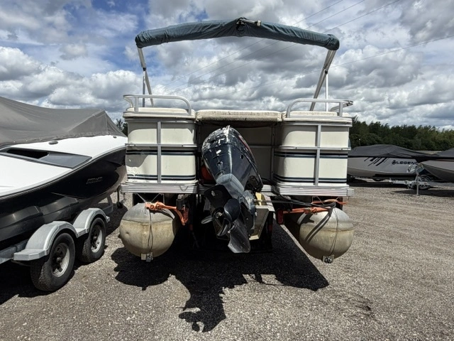 2001 Crest 22 Dl alt