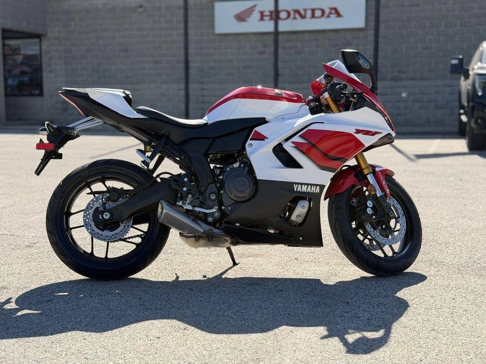 2026 Yamaha Yzf-r7 70th Anniversary Edition alt