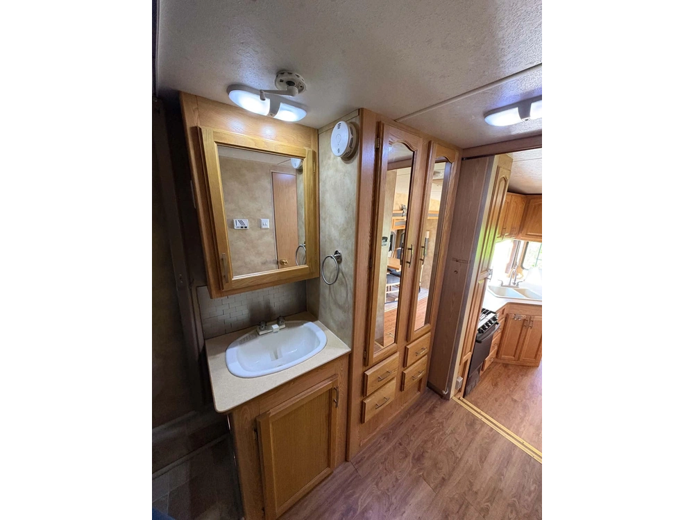 2004 Keystone Rv Laredo Fw alt
