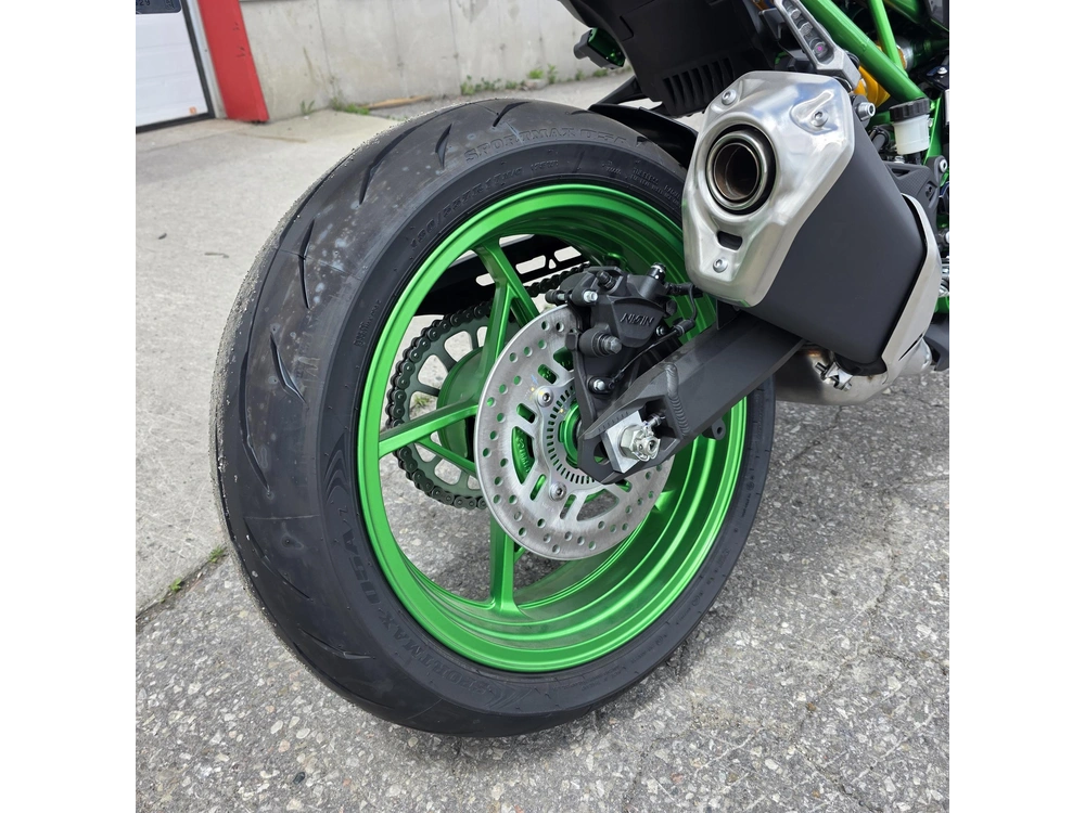 2026 Kawasaki Z900 Se alt