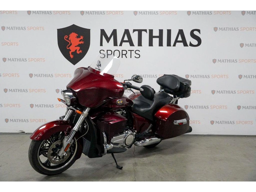 Victory Motorcycles Cross Country 2011 alt