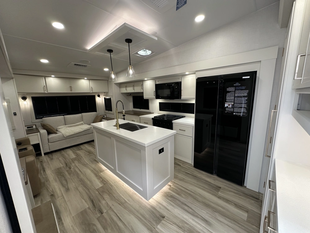 2027 Brinkley Rv Z3100 alt