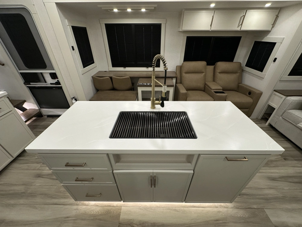 2027 Brinkley Rv Z3100 alt