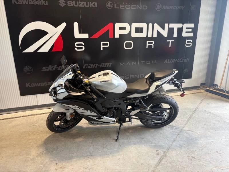 2025 Kawasaki Ninja Zx-4rr alt