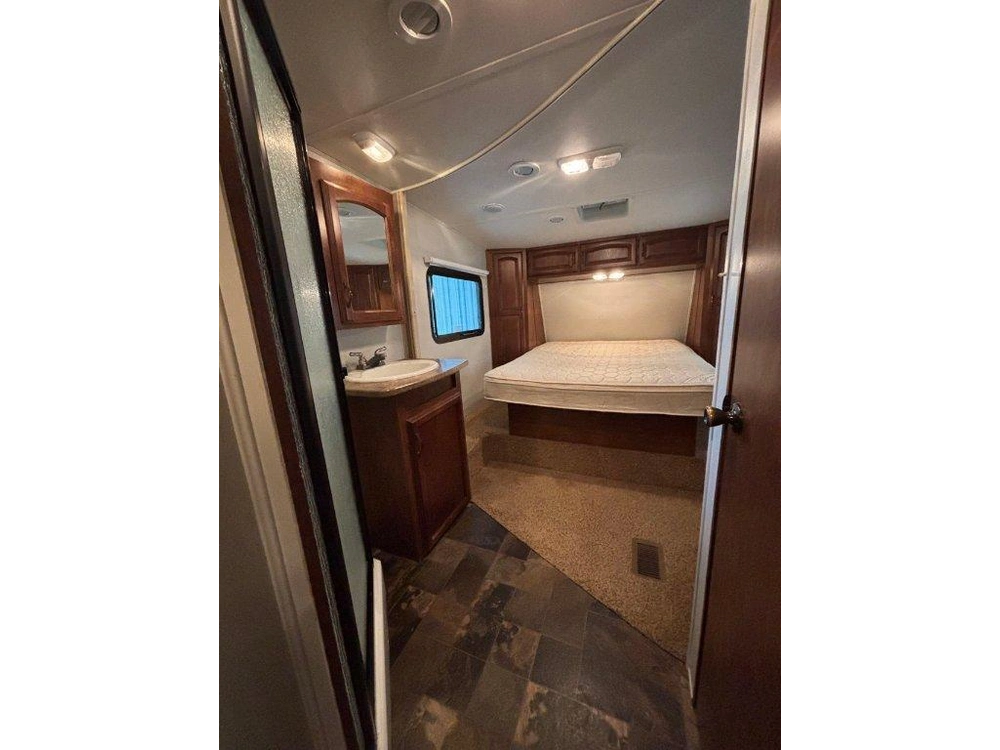 Coachmen Chaparral 269bhs 2012 alt