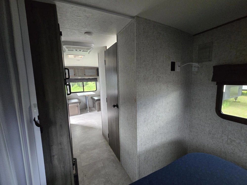 Coachmen Apex 231rds 2020 alt