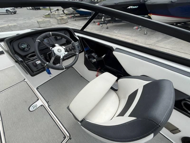 2022 Yamaha Ar195 alt