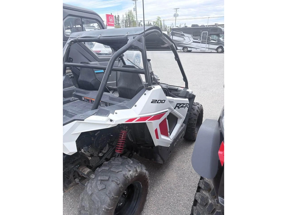 2023 Polaris Rzr 200 alt