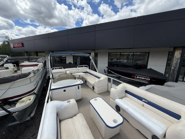 2001 Crest 22 Dl alt