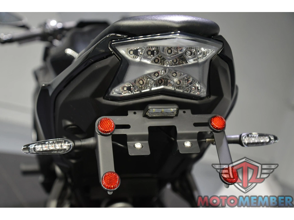 2025 Kawasaki Ninja® 650 alt