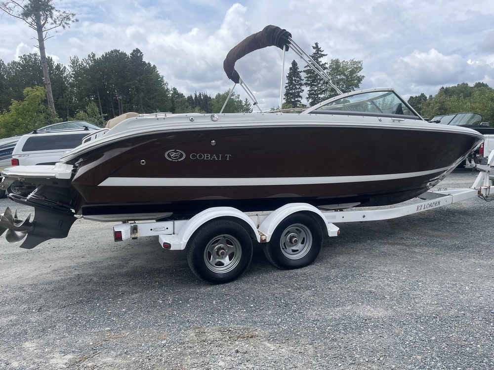 2015 Cobalt Boats 220s alt