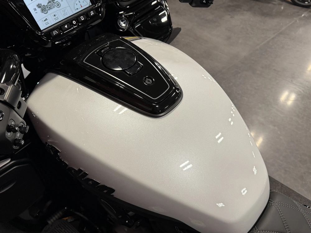 2026 Indian Motorcycle Pursuit Dark Horse 112 alt