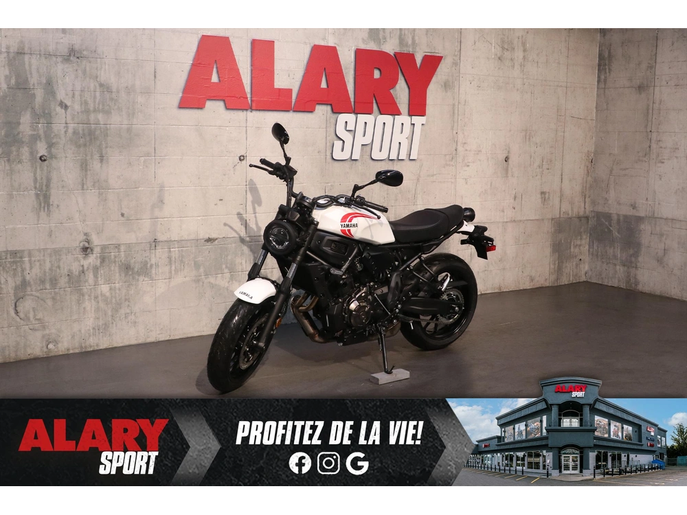 2026 Yamaha Xsr700 alt