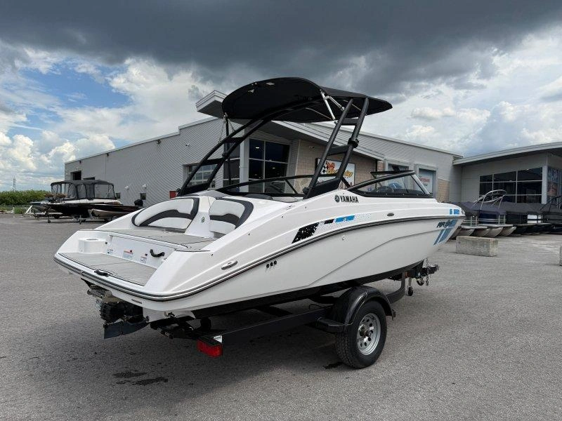 2022 Yamaha Ar195 alt