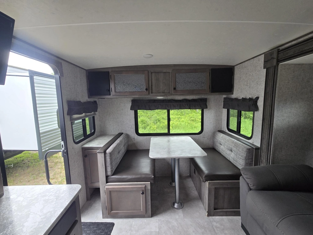 Coachmen Apex 231rds 2020 alt