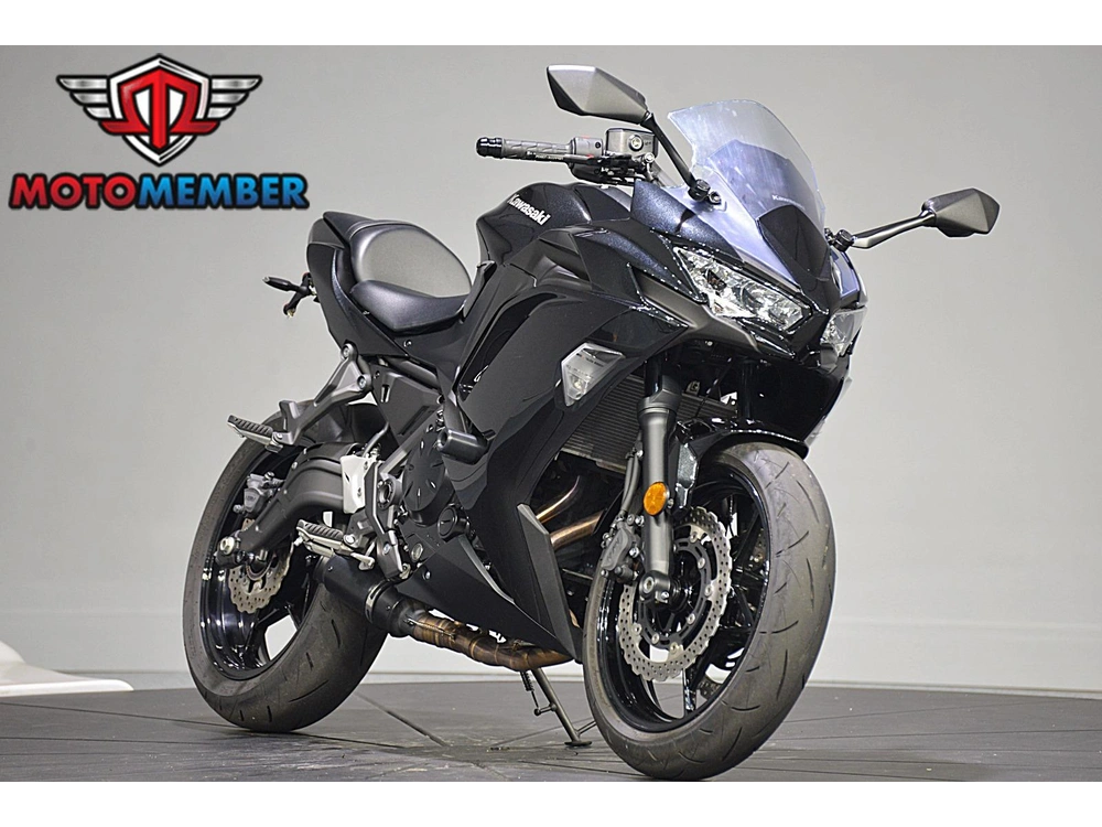 2025 Kawasaki Ninja® 650 alt