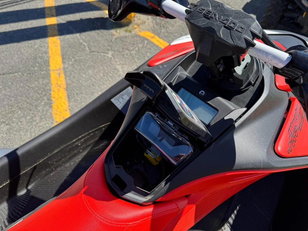 Sea-doo Spark Trixx 3up 2025 alt