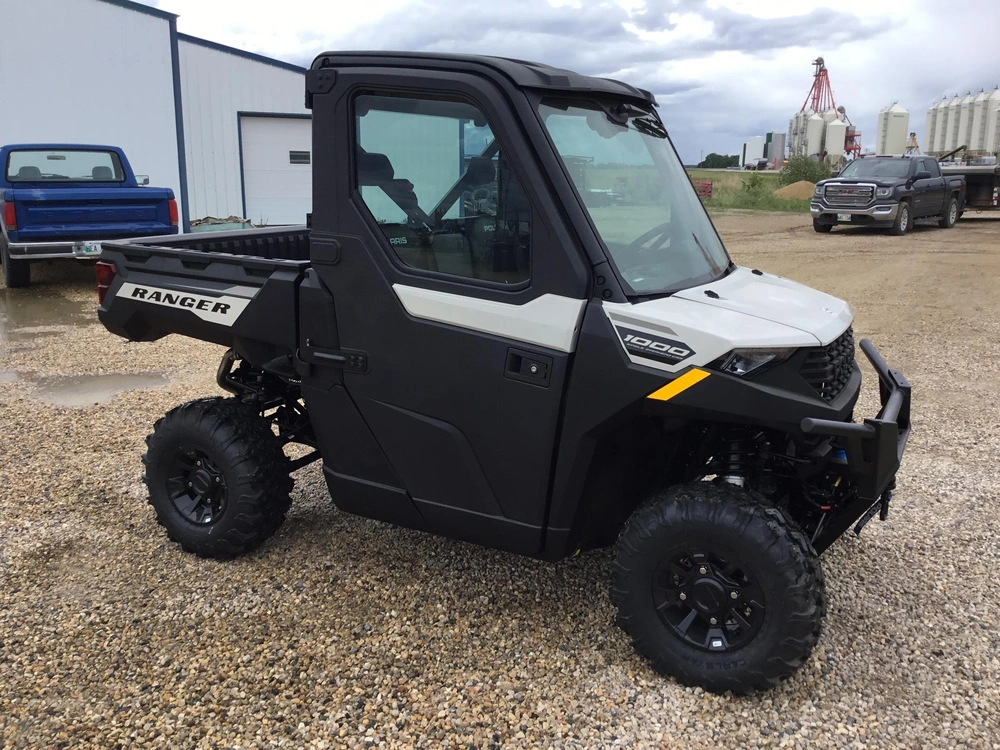 2026 Polaris Ranger 1000 Premium Cabbed alt