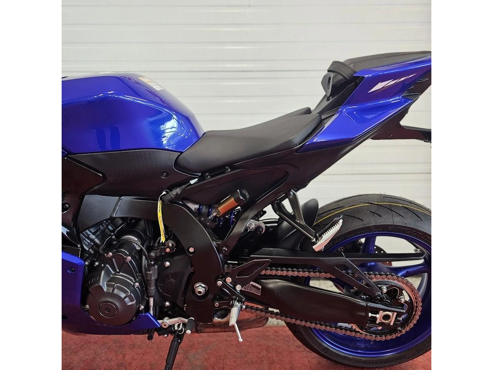 2026 Yamaha Yzf R9 alt