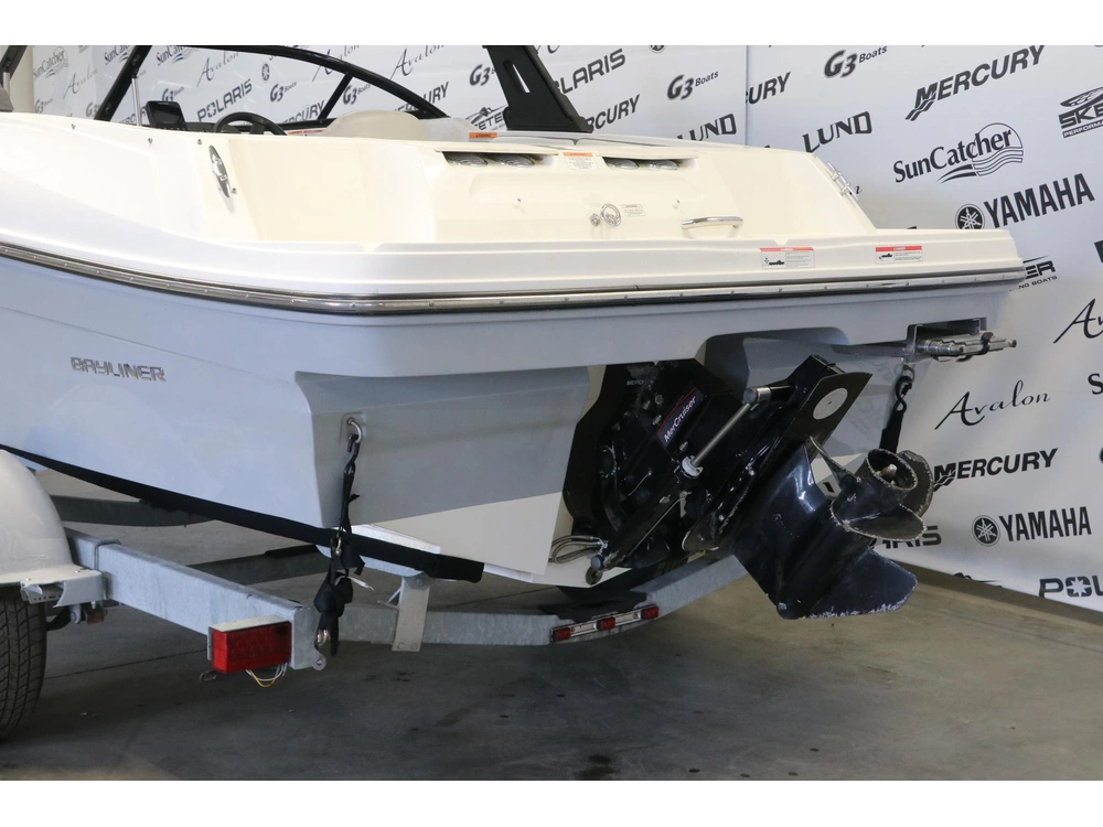 Bayliner Vr4 2018 alt
