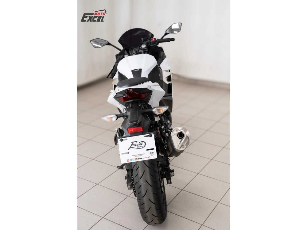 Kawasaki Ninja 400 2023 alt