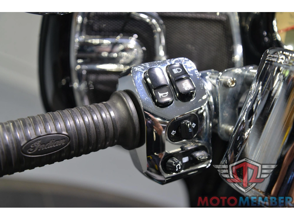 2019 Indian Motorcycle Roadmaster alt