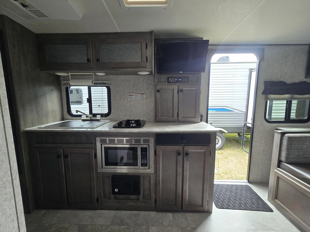 Coachmen Apex 231rds 2020 alt